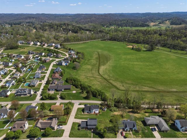 42 Regal Oaks, Barboursville, WV 25504