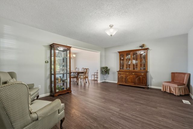 42 Regal Oaks, Barboursville, WV 25504