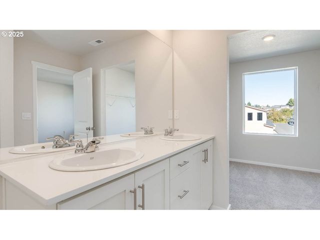 3671 Sw 36th St, Gresham, OR 97080