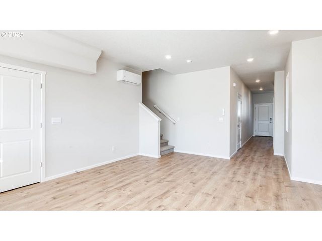 3671 Sw 36th St, Gresham, OR 97080