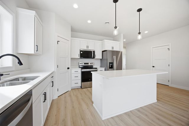 6267 87 Avenue S, Horace, ND 58047