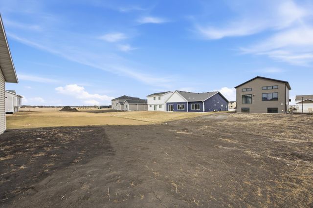 6267 87 Avenue S, Horace, ND 58047