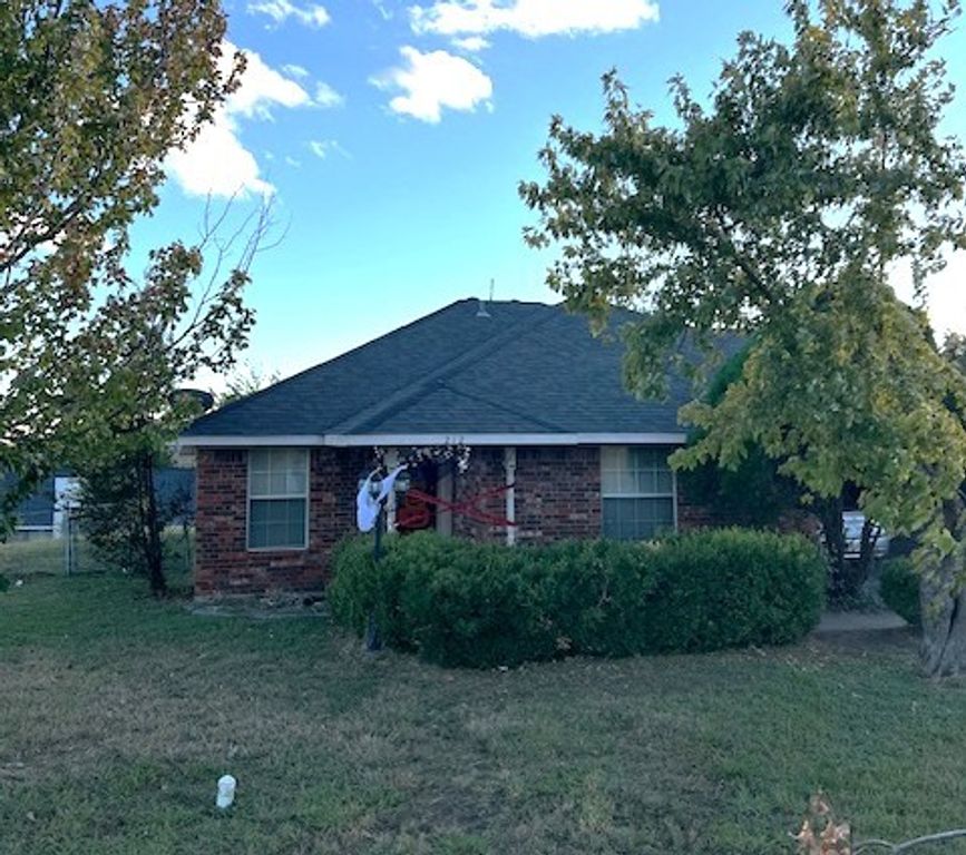212 Ridgetop Court, Blue Ridge, TX 75424
