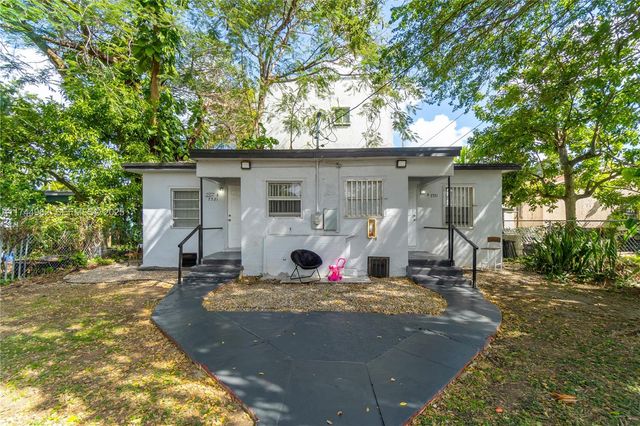 7525 NE Miami Court, Miami, FL 33138