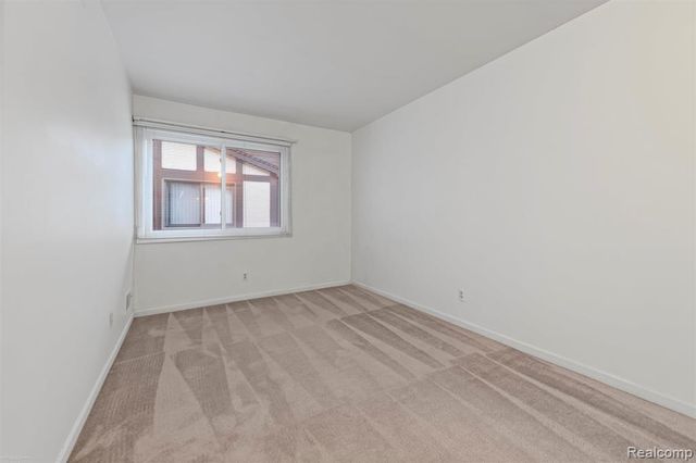 1049 Country Club Drive, Macomb, MI 48082