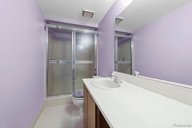 1049 Country Club Drive, Macomb, MI 48082