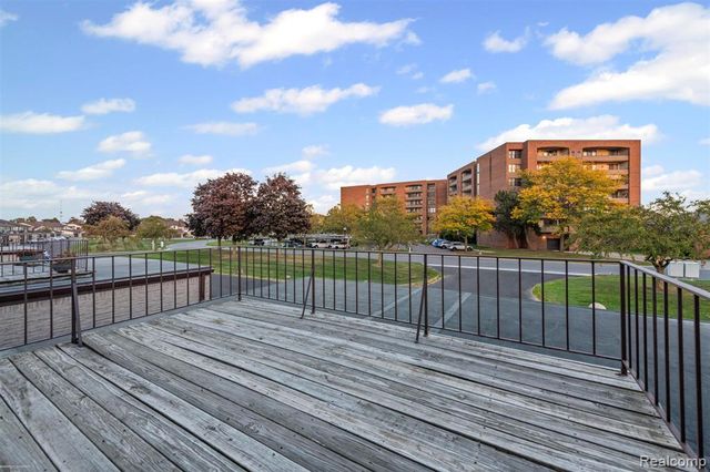 1049 Country Club Drive, Macomb, MI 48082