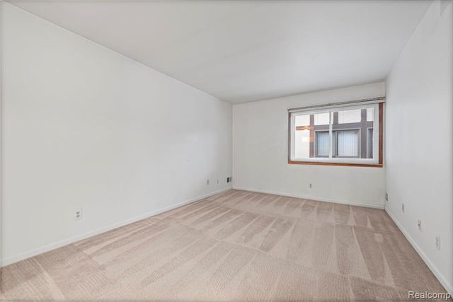 1049 Country Club Drive, Macomb, MI 48082