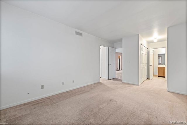 1049 Country Club Drive, Macomb, MI 48082