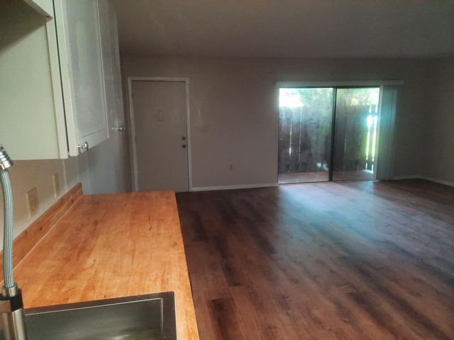 2050 Oleander Boulevard 10-103, Fort Pierce, FL 34950