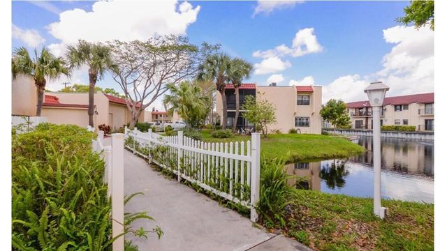 2050 Oleander Boulevard 10-103, Fort Pierce, FL 34950
