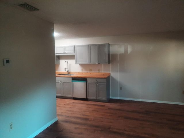 2050 Oleander Boulevard 10-103, Fort Pierce, FL 34950