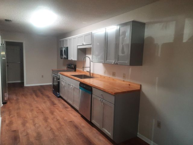 2050 Oleander Boulevard 10-103, Fort Pierce, FL 34950