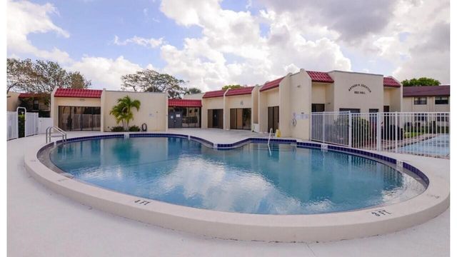 2050 Oleander Boulevard 10-103, Fort Pierce, FL 34950