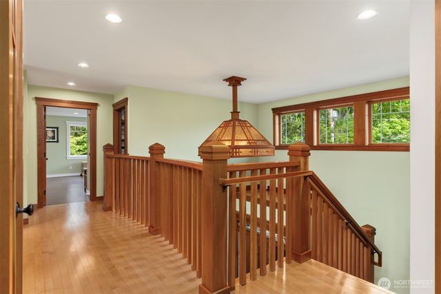15390 Broom Street NE, Bainbridge Island, WA 98110