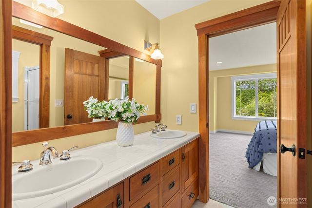 15390 Broom Street NE, Bainbridge Island, WA 98110