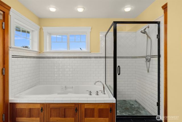 15390 Broom Street NE, Bainbridge Island, WA 98110