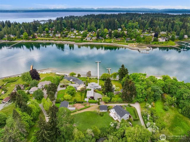 15390 Broom Street NE, Bainbridge Island, WA 98110