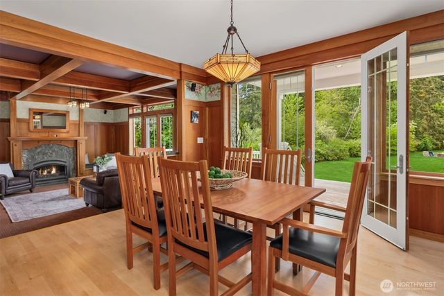 15390 Broom Street NE, Bainbridge Island, WA 98110
