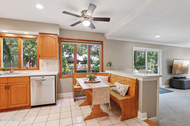 12 Woodridge Avenue, Toms River, NJ 08755