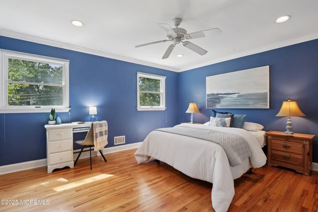 12 Woodridge Avenue, Toms River, NJ 08755