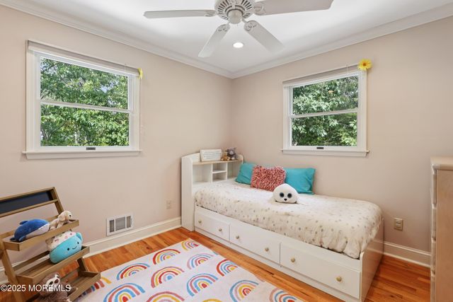 12 Woodridge Avenue, Toms River, NJ 08755