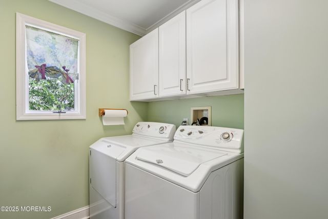 12 Woodridge Avenue, Toms River, NJ 08755