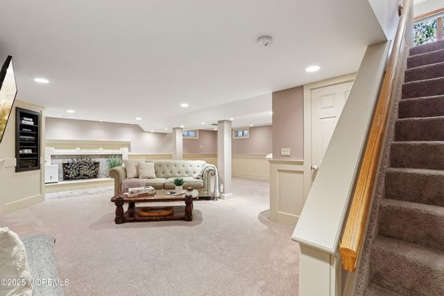 12 Woodridge Avenue, Toms River, NJ 08755