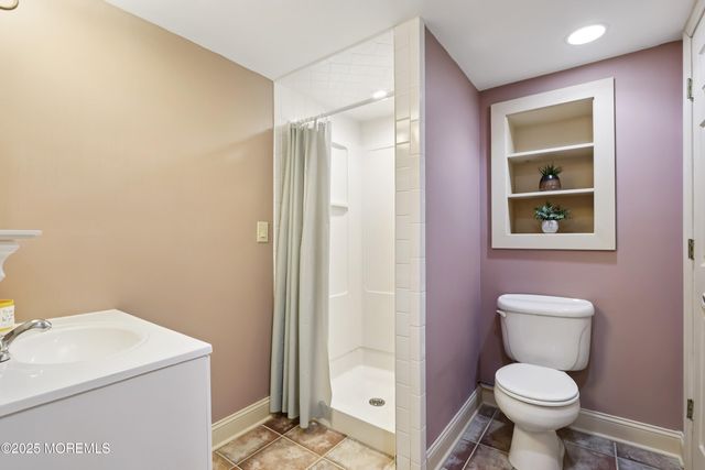 12 Woodridge Avenue, Toms River, NJ 08755
