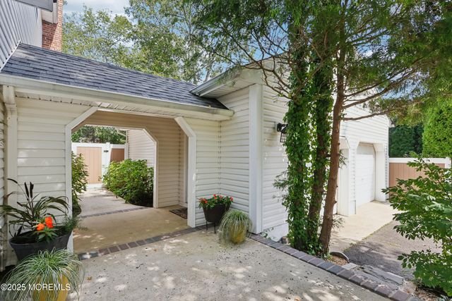 12 Woodridge Avenue, Toms River, NJ 08755