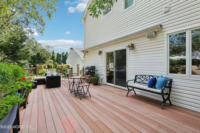 12 Woodridge Avenue, Toms River, NJ 08755