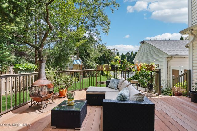 12 Woodridge Avenue, Toms River, NJ 08755