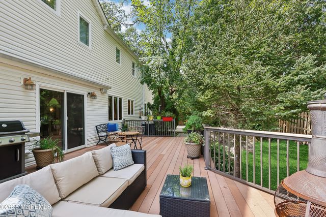 12 Woodridge Avenue, Toms River, NJ 08755