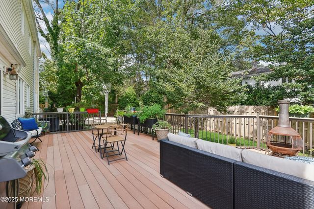 12 Woodridge Avenue, Toms River, NJ 08755