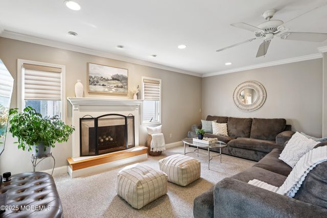 12 Woodridge Avenue, Toms River, NJ 08755