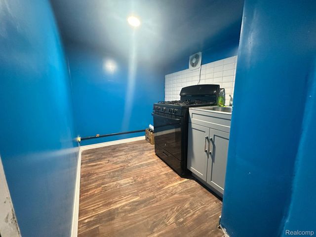 3875 Sobieski Street, Hamtramck, MI 48212