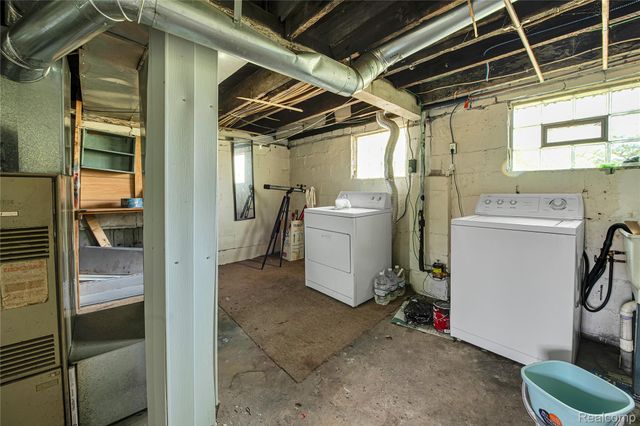 3875 Sobieski Street, Hamtramck, MI 48212