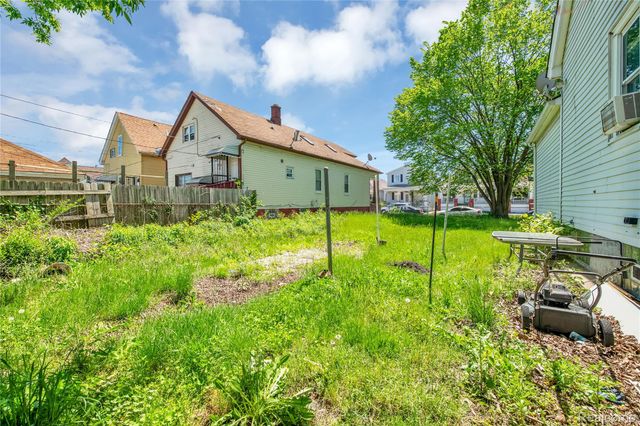 3875 Sobieski Street, Hamtramck, MI 48212