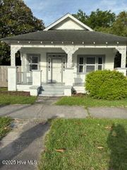 1205 S 7th Street, Wilmington, NC 28401