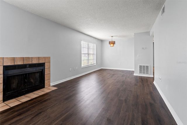 14323 HANGING MOSS CIRCLE 102, Tampa, FL 33613