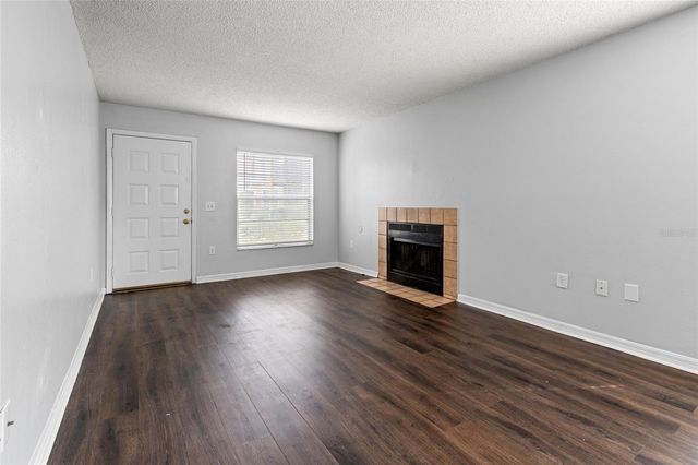 14323 HANGING MOSS CIRCLE 102, Tampa, FL 33613