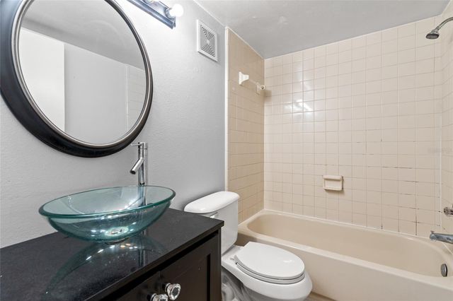 14323 HANGING MOSS CIRCLE 102, Tampa, FL 33613