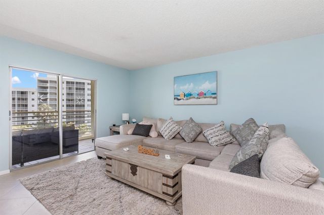 2731 NE 14th Street Causeway NE Apt 612, Pompano Beach, FL 33062