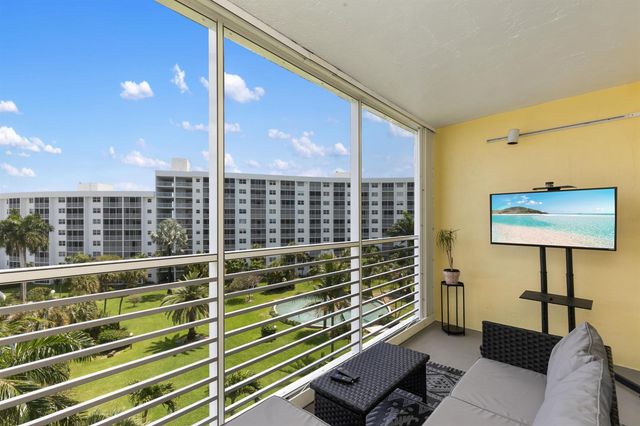 2731 NE 14th Street Causeway NE Apt 612, Pompano Beach, FL 33062