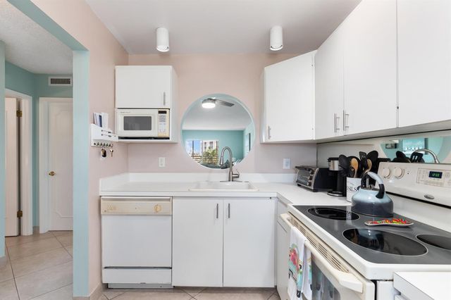 2731 NE 14th Street Causeway NE Apt 612, Pompano Beach, FL 33062