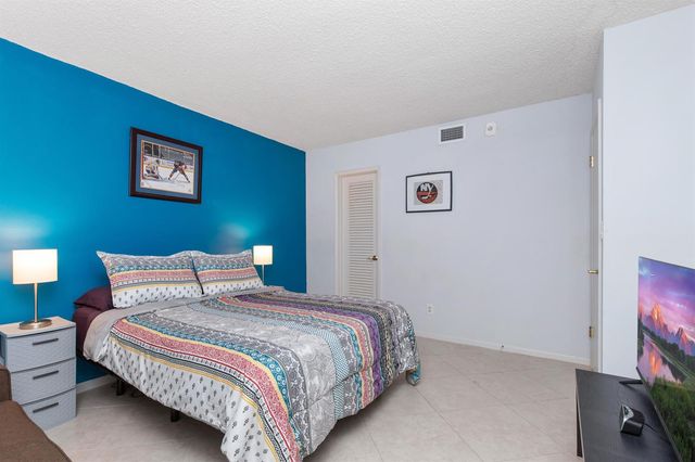 2731 NE 14th Street Causeway NE Apt 612, Pompano Beach, FL 33062