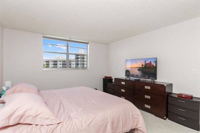 2731 NE 14th Street Causeway NE Apt 612, Pompano Beach, FL 33062