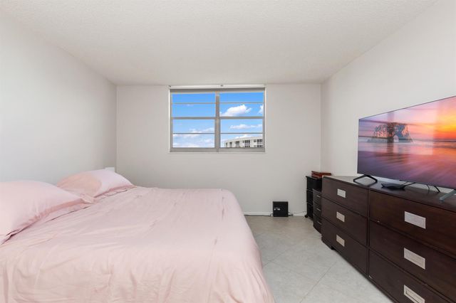 2731 NE 14th Street Causeway NE Apt 612, Pompano Beach, FL 33062