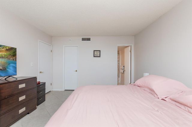 2731 NE 14th Street Causeway NE Apt 612, Pompano Beach, FL 33062