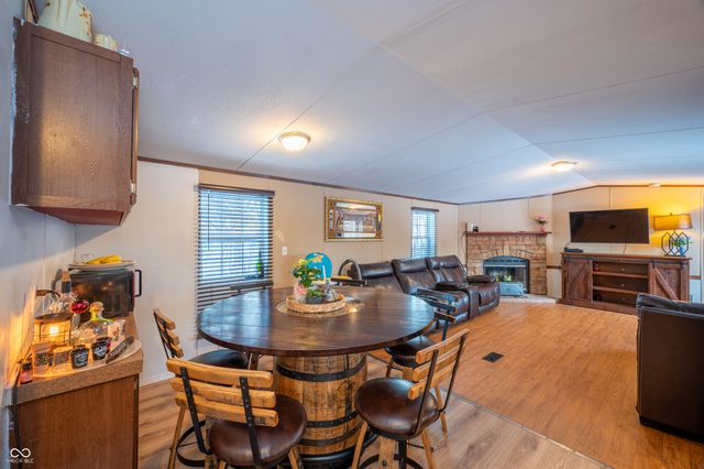 9985 N Private Road 875 W, Elizabethtown, IN 47232